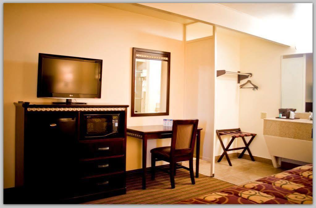 Whispering Palms Inn 德尔里奥 外观 照片
